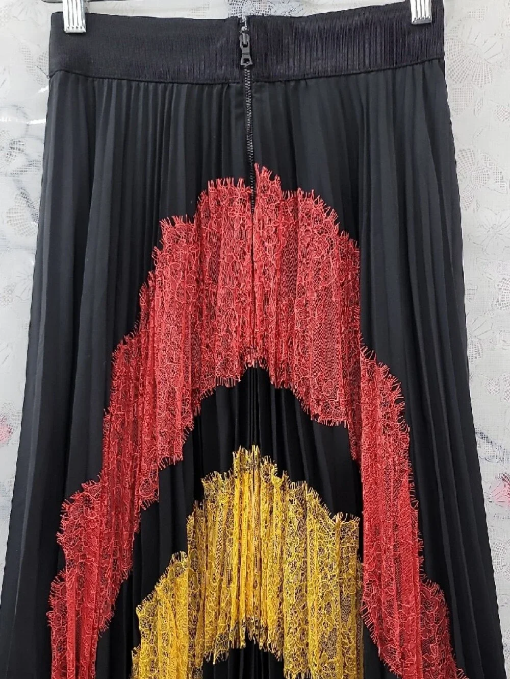 Alice + Olivia Pleated Maxi Skirt Size 4